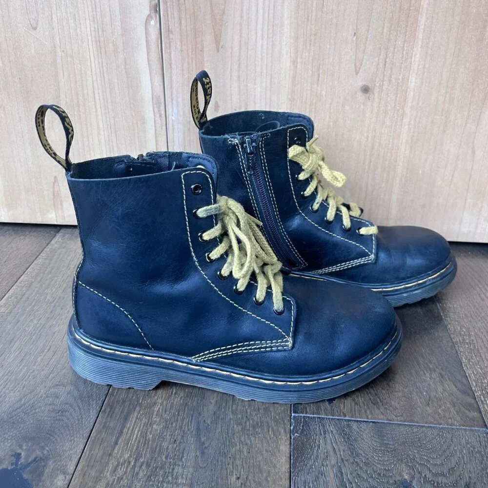 Dr. Martens Kids 1460 Pascal J Combat Boots Black Leather Size 3 EU34